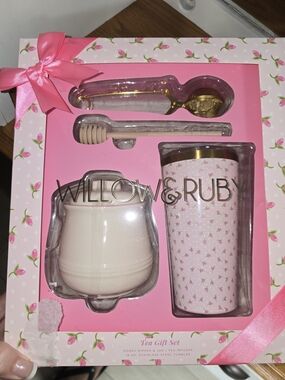 Pink Floral Tea Gift Set with Tumbler & Honey Dipper
